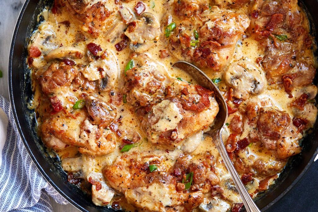 Creamy Mushroom Chicken, Creamy mushroom chicken recipe, Easy creamy mushroom chicken, Creamy mushroom chicken pasta, Creamy mushroom chicken breast, Creamy mushroom chicken thighs, Creamy mushroom chicken with rice